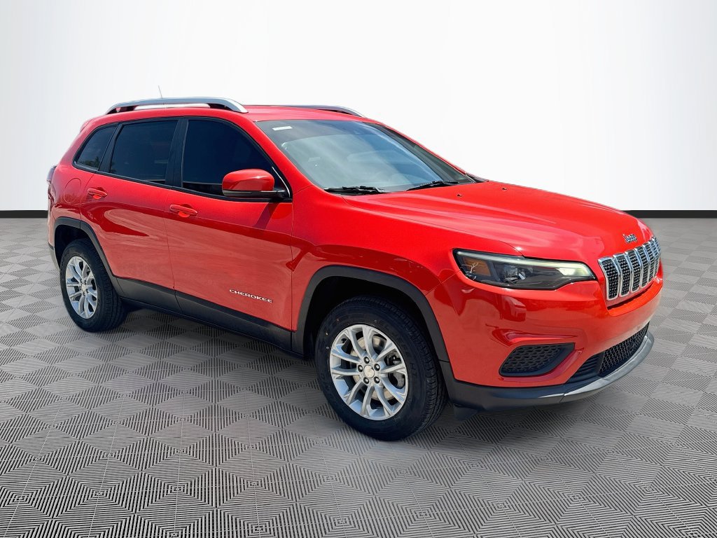 Certified 2021 Jeep Cherokee Latitude w/ Mopar Interior Package AWD/4WD image 4