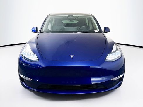 Used 2024 Tesla Model Y Long Range image 2