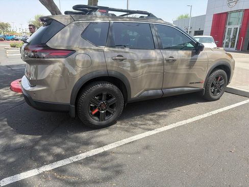 Certified 2026 Nissan Rogue SV AWD/4WD image 4