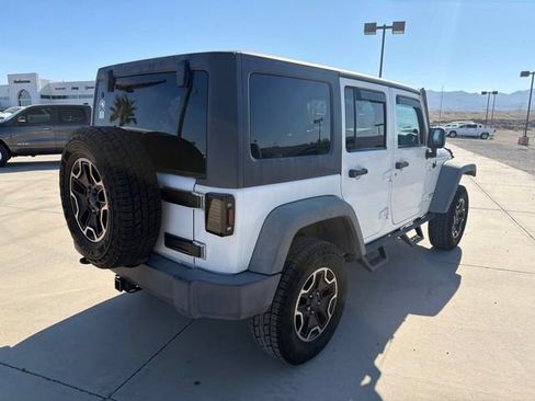 Used 2012 Jeep Wrangler Unlimited Rubicon w/ Connectivity Group AWD/4WD image 3