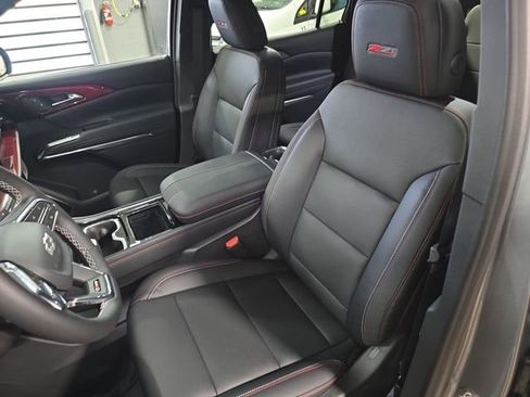 New 2026 Chevrolet Traverse Z71 w/ Enhanced Driving Package image 17