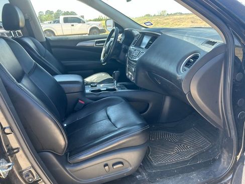 Used 2019 Nissan Pathfinder SL w/ Cargo Package image 3