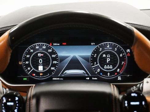 Used 2022 Land Rover Range Rover Sport SVR image 24