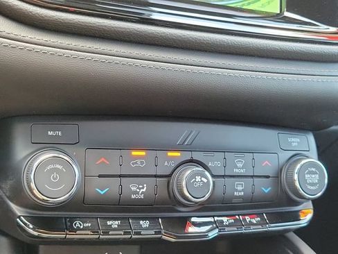 Used 2023 Dodge Durango SXT Launch Edition RWD image 26