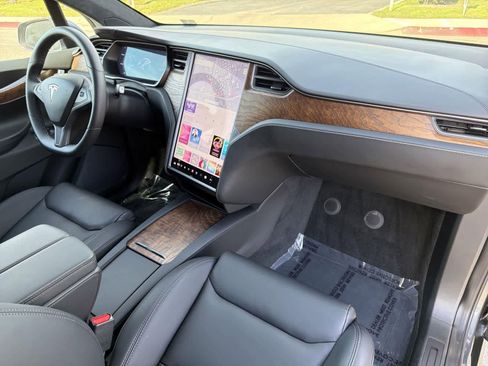 Used 2020 Tesla Model X Long Range image 35