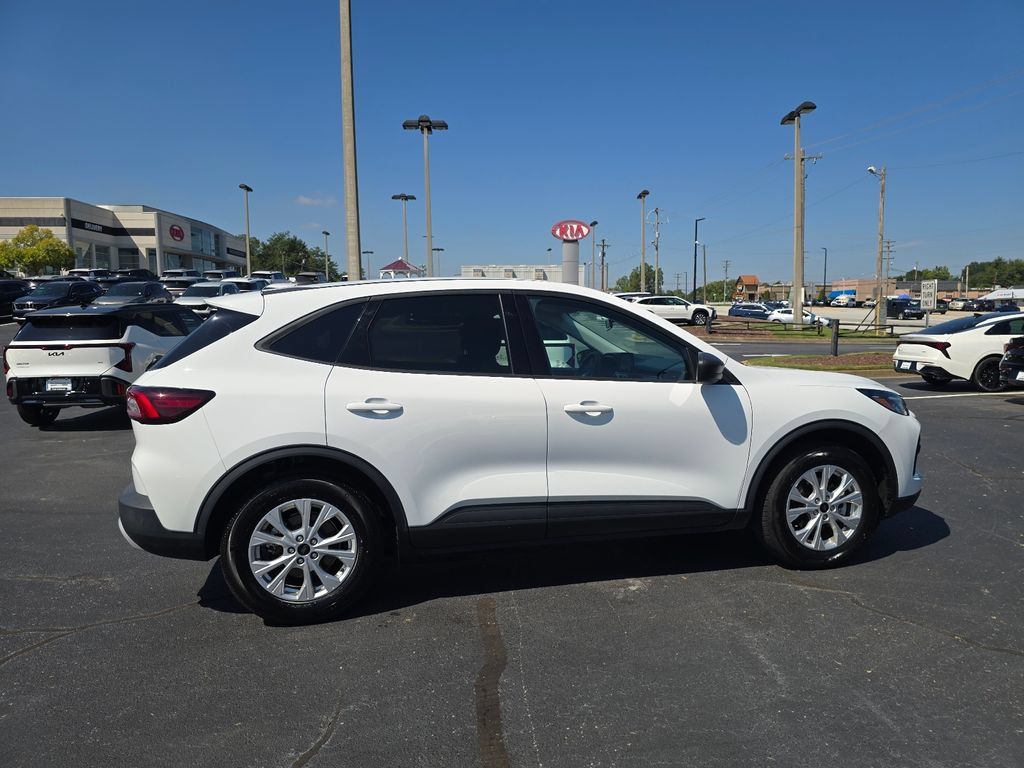 Used 2025 Ford Escape Active FWD image 2