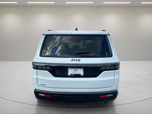 Used 2026 Jeep Grand Wagoneer Limited AWD/4WD image 4