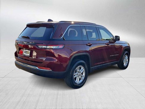 Used 2025 Jeep Grand Cherokee Laredo w/ Luxury Tech Group I image 8