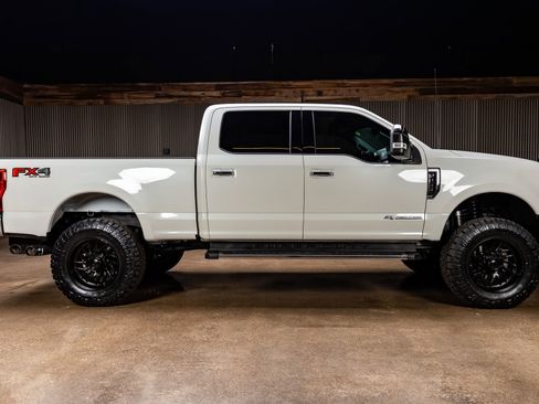 Used 2021 Ford F250 Lariat image 11