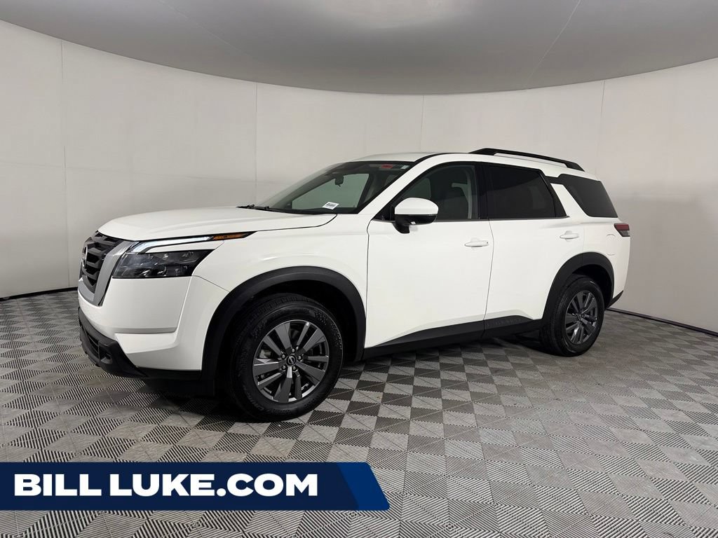Used 2024 Nissan Pathfinder SV FWD image 1