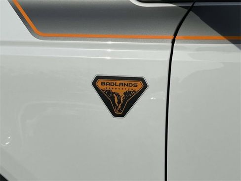 Used 2021 Ford Bronco Badlands image 11