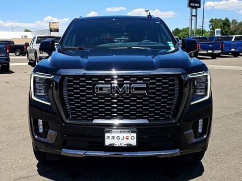 Used 2023 GMC Yukon XL Denali Ultimate AWD/4WD image 3