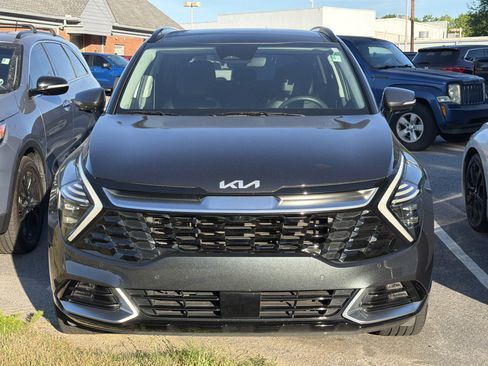 Used 2023 Kia Sportage SX image 2