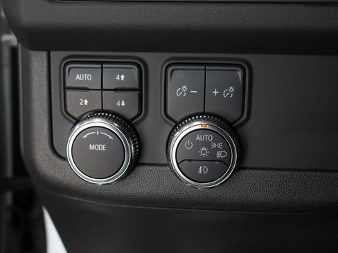 Used 2024 GMC Yukon AT4 w/ Technology Package AWD/4WD image 21