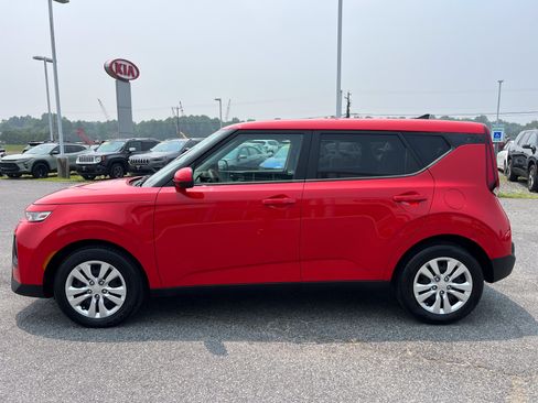 Used 2022 Kia Soul LX FWD image 2