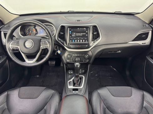 Used 2017 Jeep Cherokee Trailhawk w/ Cold Weather Group image 11