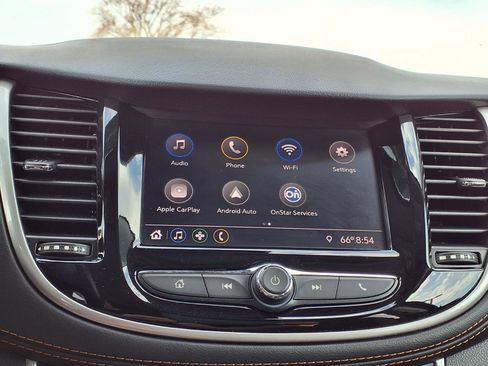 Used 2020 Chevrolet Trax LT w/ LT Convenience Package image 3