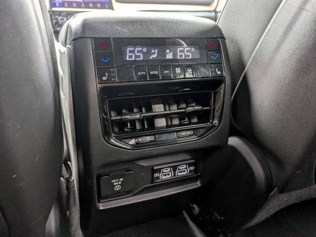 Certified 2025 Jeep Grand Cherokee Summit w/ Obsidian Package AWD/4WD image 15