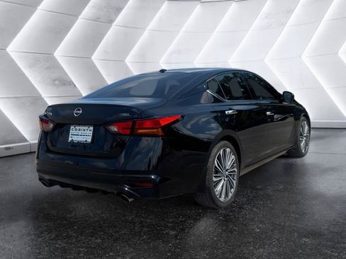 Used 2024 Nissan Altima 2.5 SL FWD image 7