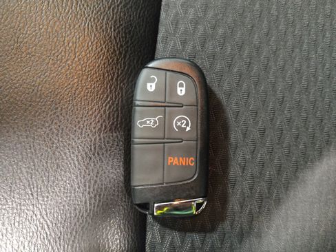 Used 2022 Jeep Compass Latitude w/ Convenience Group AWD/4WD image 32