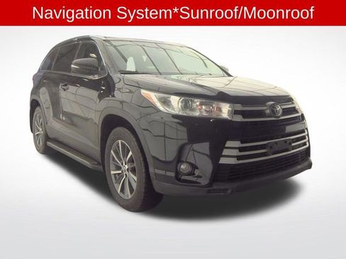 Used 2019 Toyota Highlander XLE image 3