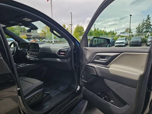 Used 2026 Chevrolet Silverado EV Trail Boss AWD/4WD image 12