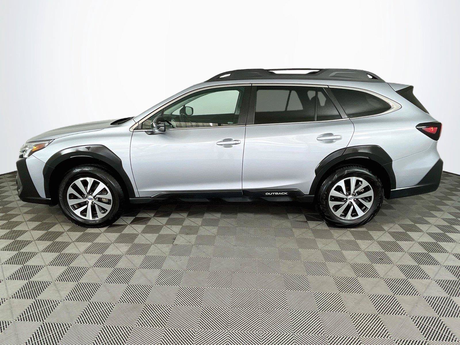 Certified 2024 Subaru Outback Premium AWD/4WD image 4