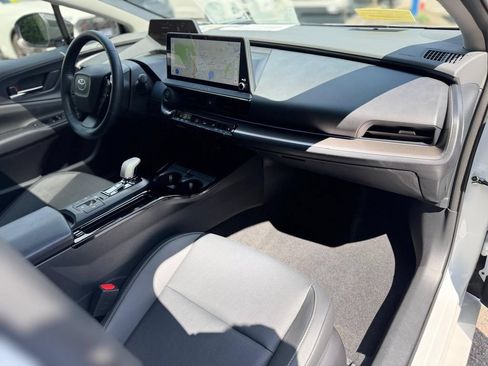 Used 2025 Toyota Prius XLE AWD/4WD image 27