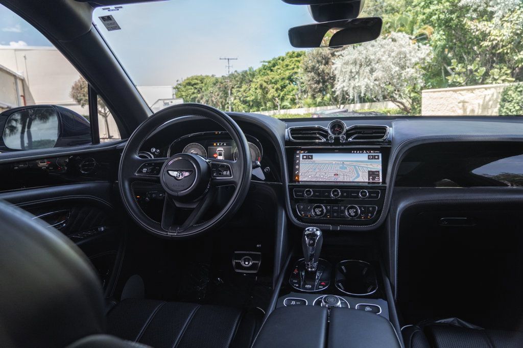 Used 2022 Bentley Bentayga AWD/4WD image 19