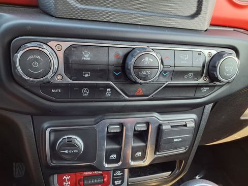 Used 2021 Jeep Wrangler Rubicon image 5