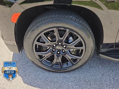 Certified 2024 Chevrolet Suburban RST w/ Sport Performance Package RWD image 7