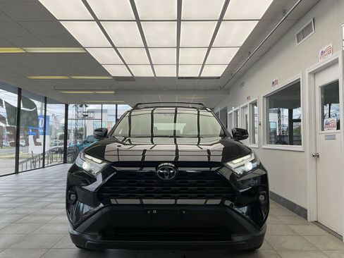 Used 2023 Toyota RAV4 XLE Premium AWD/4WD image 2