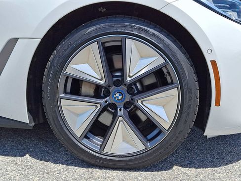 Used 2023 BMW i4 eDrive40 RWD image 8