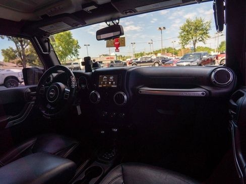 Used 2015 Jeep Wrangler Unlimited Sahara w/ Max Tow Package AWD/4WD image 14