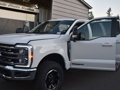 New 2025 Ford F350 Lariat w/ Lariat Ultimate Package image 21