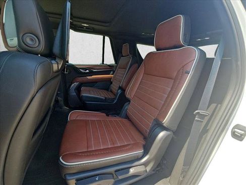 Used 2024 GMC Yukon Denali Ultimate AWD/4WD image 17