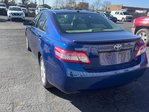 Used 2011 Toyota Camry LE image 3
