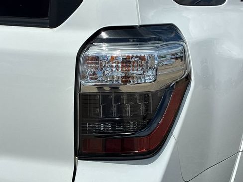 Used 2019 Toyota 4Runner SR5 Premium RWD image 28