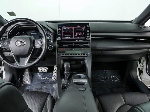 Used 2021 Toyota Avalon XSE FWD image 4