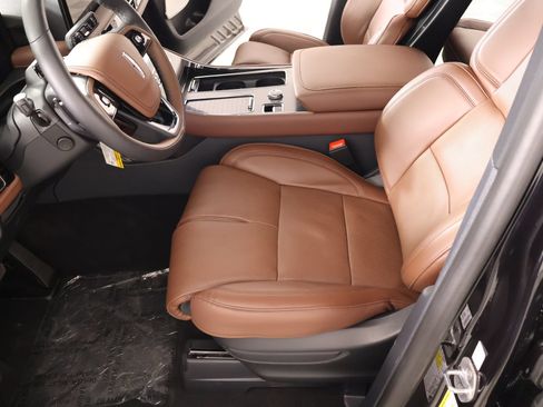 New 2026 Lincoln Aviator Reserve AWD/4WD image 12