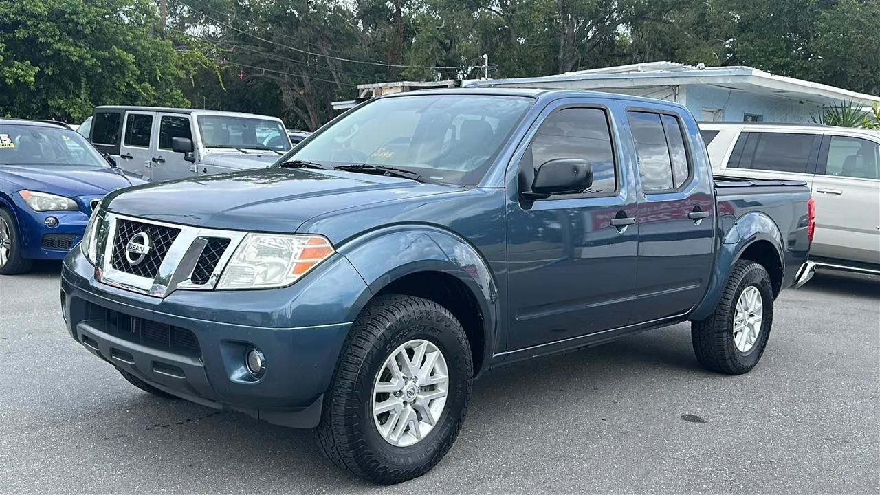 Used 2014 Nissan Frontier SV w/ SV Value Truck Package AWD/4WD image 3