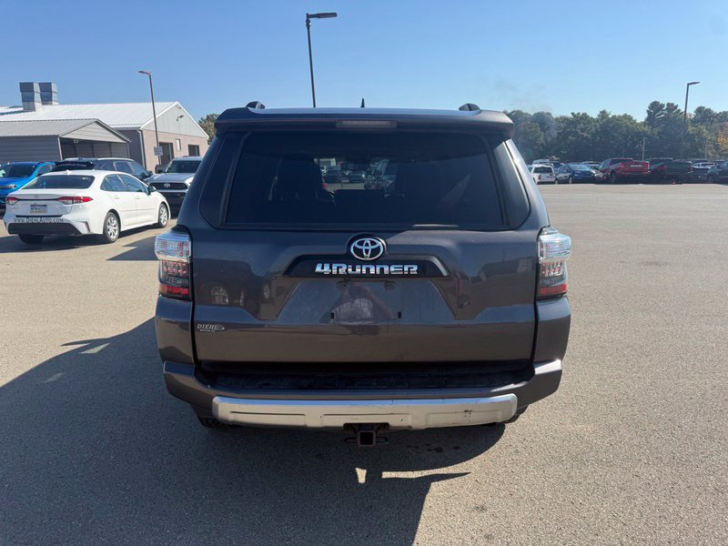 Used 2022 Toyota 4Runner TRD Off-Road Premium AWD/4WD image 15