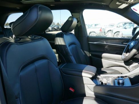 New 2026 Jeep Grand Cherokee Limited w/ Limited Altitude Package image 9