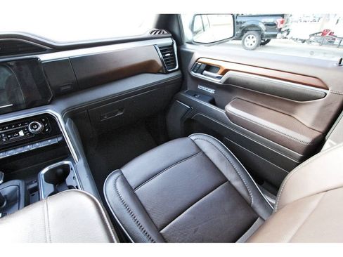 Used 2023 GMC Sierra 1500 Denali w/ Denali Reserve Package AWD/4WD image 12