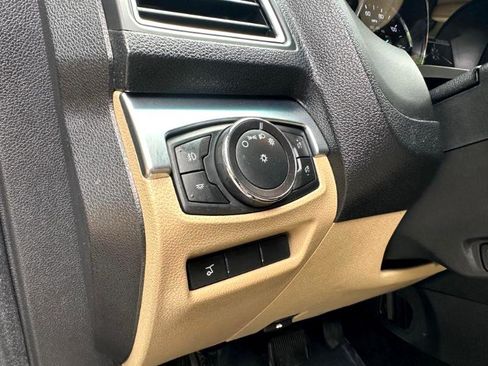 Used 2017 Ford Explorer Limited image 25