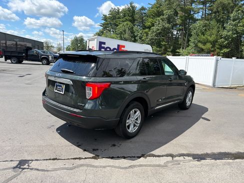 Used 2023 Ford Explorer XLT AWD/4WD image 5