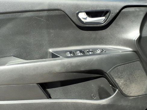 Used 2018 Kia Rio S image 11