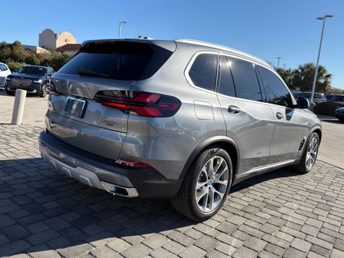 Used 2024 BMW X5 xDrive50e image 9
