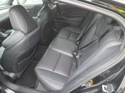 Used 2019 Lexus ES 350 F Sport w/ Accessory Package FWD image 4