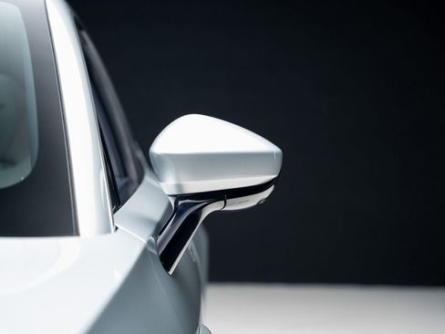 Used 2022 Aston Martin DBX image 15